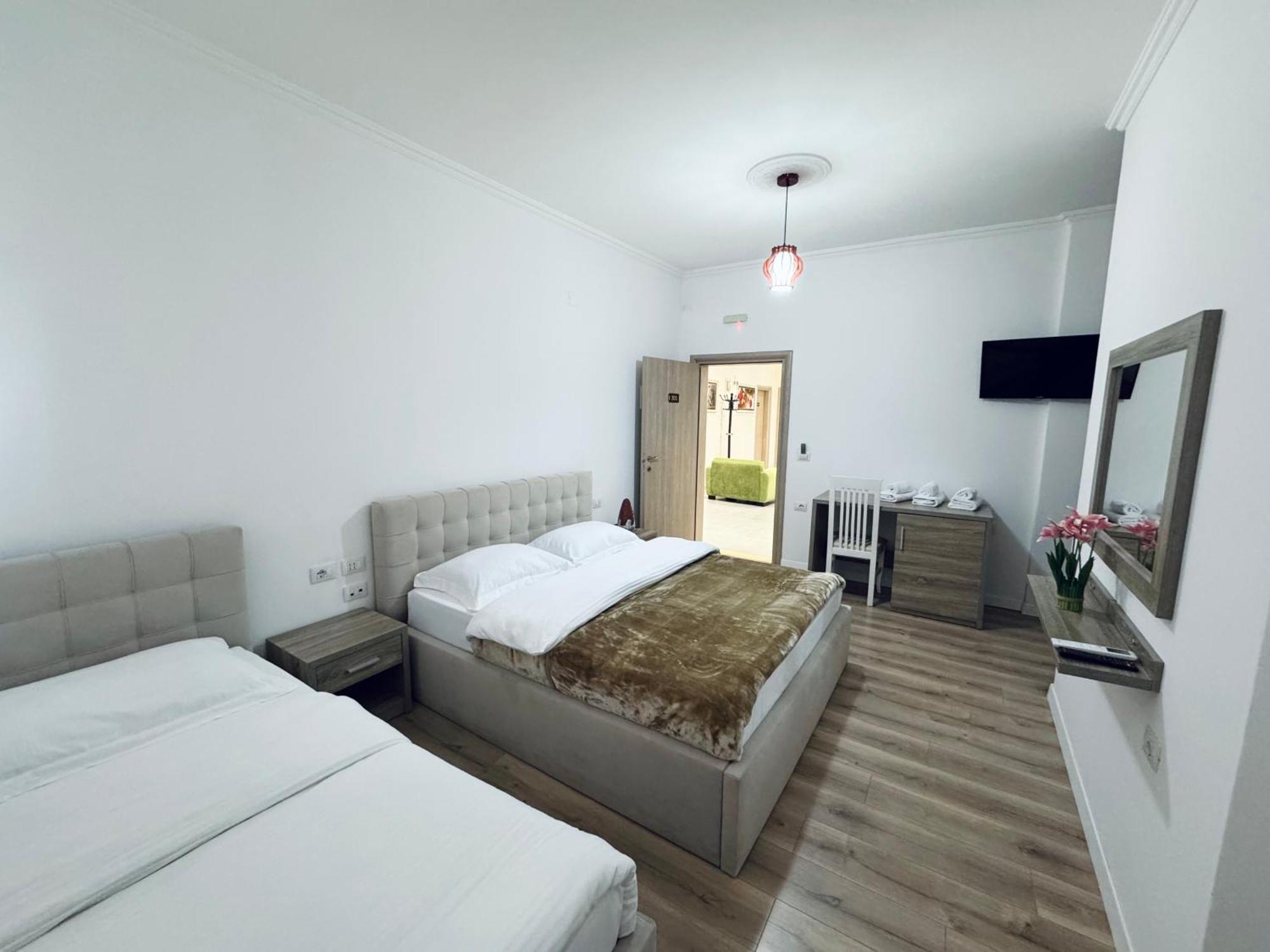 Kutal Park Inn Hotel Përmet 外观 照片