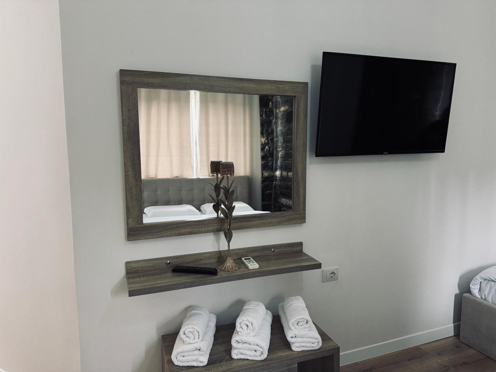 Kutal Park Inn Hotel Përmet 外观 照片
